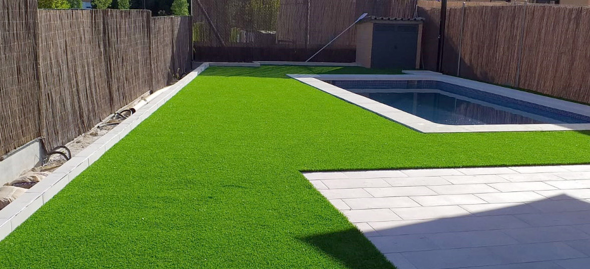 Suelo antideslizante para piscinas